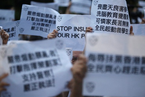 Người Hong Kong biểu tình phản đối... người biểu tình - Ảnh 5. Người Hong Kong biểu tình phản đối... người biểu tình - Ảnh 5.