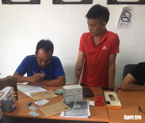 Tạm giữ 2 nghi phạm hoạt động tín dụng đen tại Tiền Giang - Ảnh 2. Tạm giữ 2 nghi phạm hoạt động tín dụng đen tại Tiền Giang - Ảnh 2.