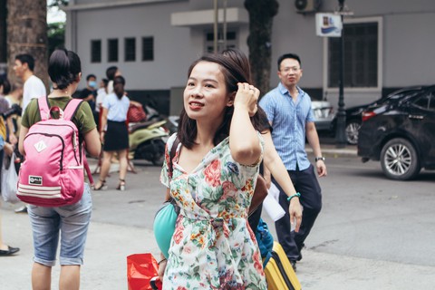 Giám thị Hà Nội mang theo con nhỏ lên Hòa Bình coi thi - Ảnh 2. Giám thị Hà Nội mang theo con nhỏ lên Hòa Bình coi thi - Ảnh 2.
