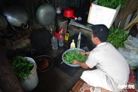 Nhiều ngày không có nước sạch, gọi báo sự cố không được - Ảnh 1. Nhiều ngày không có nước sạch, gọi báo sự cố không được - Ảnh 1.