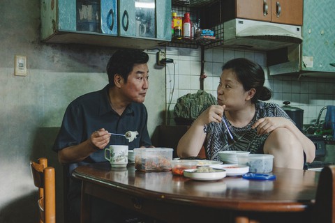 Nghẹt thở và khiến người xem dính chặt vào ghế: Ký sinh trùng! - Ảnh 7. Nghẹt thở và khiến người xem dính chặt vào ghế: Ký sinh trùng! - Ảnh 7.
