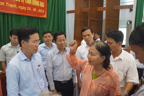 Cử tri nói công an xử lý quá chậm vụ giang hồ vây xe chở công an - Ảnh 1. Cử tri nói công an xử lý quá chậm vụ giang hồ vây xe chở công an - Ảnh 1.