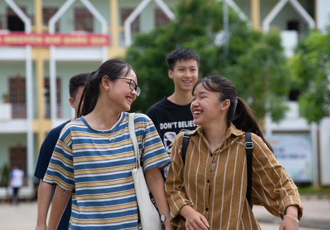 Gần 900.000 học sinh làm thủ tục thi THPT quốc gia, thí sinh lo lắng môn văn và lịch sử - Ảnh 25. Gần 900.000 học sinh làm thủ tục thi THPT quốc gia, thí sinh lo lắng môn văn và lịch sử - Ảnh 25.