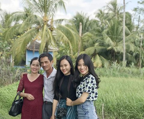 Hài hước cô giáo khuyên sĩ tử ngắm trai xinh, gái đẹp cho đỡ căng thẳng - Ảnh 2. Hài hước cô giáo khuyên sĩ tử ngắm trai xinh, gái đẹp cho đỡ căng thẳng - Ảnh 2.