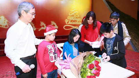 Ngọn đèn không tắt - Ảnh 1. Ngọn đèn không tắt - Ảnh 1.