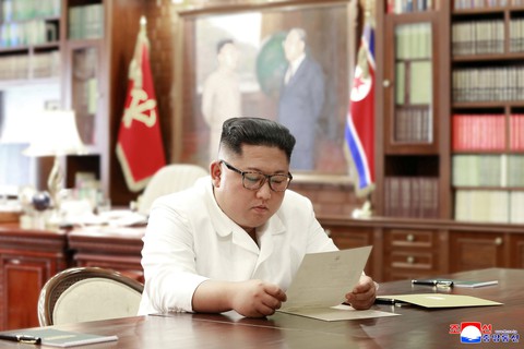 Nhà Trắng xác nhận có thư ông Trump gửi cho ông Kim Jong Un - Ảnh 1. Nhà Trắng xác nhận có thư ông Trump gửi cho ông Kim Jong Un - Ảnh 1.