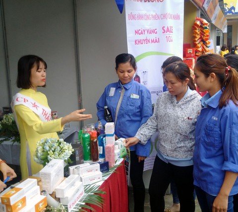 Khám sức khỏe miễn phí cho người lao động 20 tỉnh thành - Ảnh 2. Khám sức khỏe miễn phí cho người lao động 20 tỉnh thành - Ảnh 2.