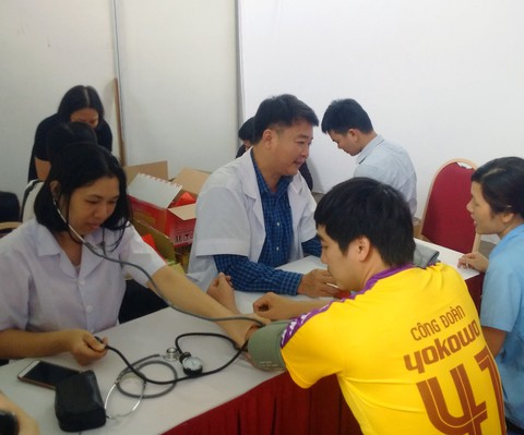 Khám sức khỏe miễn phí cho người lao động 20 tỉnh thành - Ảnh 3. Khám sức khỏe miễn phí cho người lao động 20 tỉnh thành - Ảnh 3.