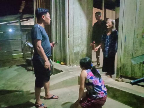 Giằng co súng với bố, một học sinh bị thương nặng - Ảnh 1. Giằng co súng với bố, một học sinh bị thương nặng - Ảnh 1.