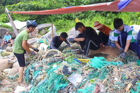 Dọn rác không chỉ là trào lưu - Ảnh 2. Dọn rác không chỉ là trào lưu - Ảnh 2.
