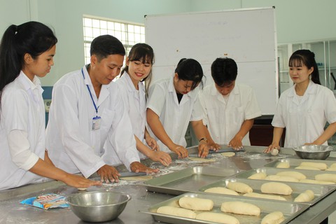 Trường Cao đẳng Kiên Giang: Ưu tiên đào tạo gắn với thị trường lao động - Ảnh 1. Trường Cao đẳng Kiên Giang: Ưu tiên đào tạo gắn với thị trường lao động - Ảnh 1.