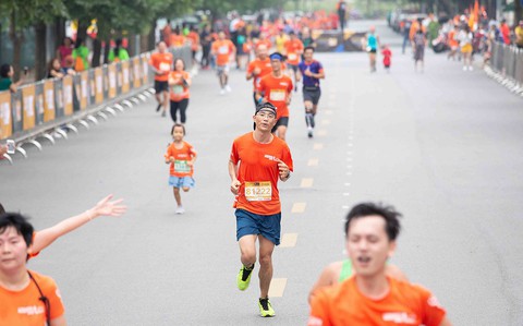 Chạy ấm vào thân - Ảnh 1. Chạy ấm vào thân - Ảnh 1.