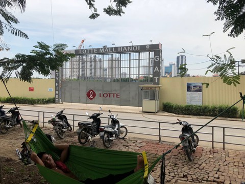 Người dân vườn đào kêu cứu vì tường nứt, nền nhà sụt lún - Ảnh 6. Người dân vườn đào kêu cứu vì tường nứt, nền nhà sụt lún - Ảnh 6.