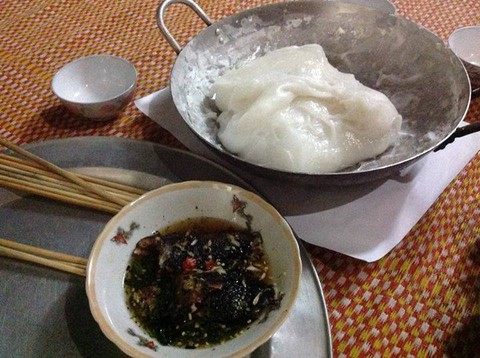 Bột mì khuấy chấm nước mắm dằm cá rô đồng mới là ngon nhức xương - Ảnh 3. Bột mì khuấy chấm nước mắm dằm cá rô đồng mới là ngon nhức xương - Ảnh 3.