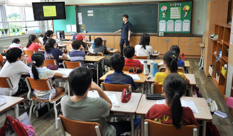 Giới trẻ Hàn mê làm công chức hơn làm sao giải trí - Ảnh 3. Giới trẻ Hàn mê làm công chức hơn làm sao giải trí - Ảnh 3.