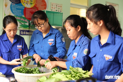 Tình nguyện viên - tình bạn không thể quên của thí sinh cả nước - Ảnh 2. Tình nguyện viên - tình bạn không thể quên của thí sinh cả nước - Ảnh 2.