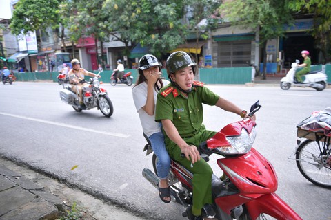Tình nguyện viên - tình bạn không thể quên của thí sinh cả nước - Ảnh 15. Tình nguyện viên - tình bạn không thể quên của thí sinh cả nước - Ảnh 15.