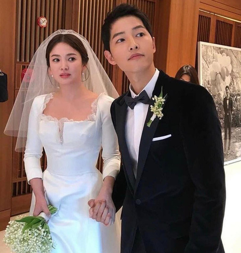 Song Joong Ki và Song Hye Kyo ly hôn chấn động: niềm tin tình yêu cổ tích tan vỡ! - Ảnh 3. Song Joong Ki và Song Hye Kyo ly hôn chấn động: niềm tin tình yêu cổ tích tan vỡ! - Ảnh 3.