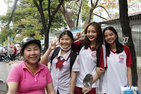 Nụ cười tỏa nắng sau mùa thi, chúng ta tạm biệt thời học sinh đáng nhớ! - Ảnh 13. Nụ cười tỏa nắng sau mùa thi, chúng ta tạm biệt thời học sinh đáng nhớ! - Ảnh 13.
