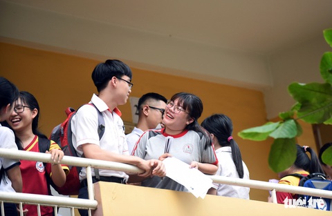 Nụ cười tỏa nắng sau mùa thi, chúng ta tạm biệt thời học sinh đáng nhớ! - Ảnh 1. Nụ cười tỏa nắng sau mùa thi, chúng ta tạm biệt thời học sinh đáng nhớ! - Ảnh 1.