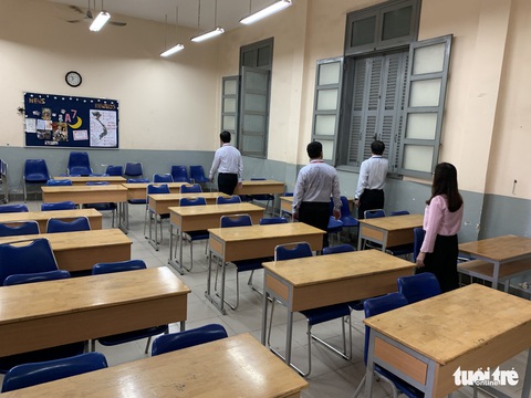 Cận cảnh khu vực chấm thi THPT quốc gia dày đặc camera - Ảnh 5. Cận cảnh khu vực chấm thi THPT quốc gia dày đặc camera - Ảnh 5.