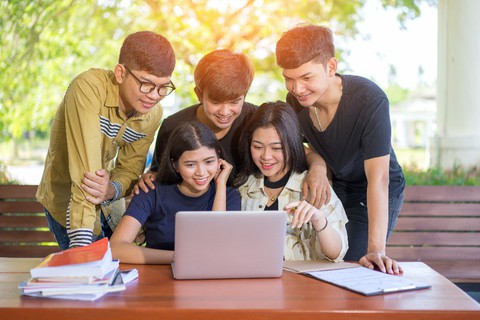 Săn học bổng và du học tại các nước châu Âu - Ảnh 1. Săn học bổng và du học tại các nước châu Âu - Ảnh 1.