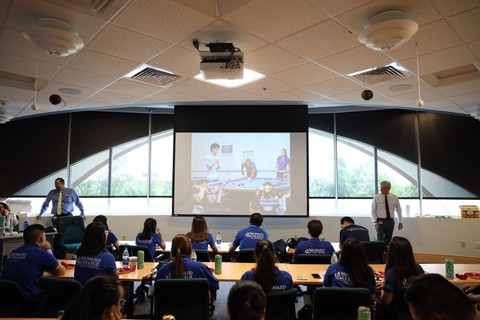 Broward College tại Việt Nam - cầu nối đến các giảng đường đại học Mỹ - Ảnh 1. Broward College tại Việt Nam - cầu nối đến các giảng đường đại học Mỹ - Ảnh 1.