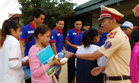Gần nửa triệu thí sinh thi khoa học xã hội: Atlat sẽ cân cả vũ trụ! - Ảnh 10. Gần nửa triệu thí sinh thi khoa học xã hội: Atlat sẽ cân cả vũ trụ! - Ảnh 10.