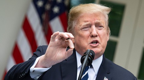 Ông Trump: Trung Quốc muốn ký thỏa thuận vì kinh tế đang sụp đổ - Ảnh 1. Ông Trump: Trung Quốc muốn ký thỏa thuận vì kinh tế đang sụp đổ - Ảnh 1.