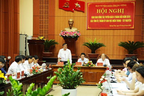 Cần truyền tải những thông tin tích cực, tốt đẹp trong cuộc sống - Ảnh 2. Cần truyền tải những thông tin tích cực, tốt đẹp trong cuộc sống - Ảnh 2.