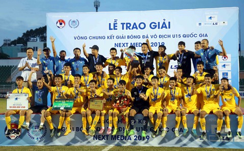 Như Thuật và Văn Quyến đưa Sông Lam Nghệ An vô địch U15 quốc gia 2019 - Ảnh 1. Như Thuật và Văn Quyến đưa Sông Lam Nghệ An vô địch U15 quốc gia 2019 - Ảnh 1.