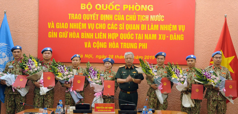 Thêm 7 sĩ quan Việt Nam đi làm nhiệm vụ gìn giữ hòa bình Liên Hiệp Quốc - Ảnh 1. Thêm 7 sĩ quan Việt Nam đi làm nhiệm vụ gìn giữ hòa bình Liên Hiệp Quốc - Ảnh 1.