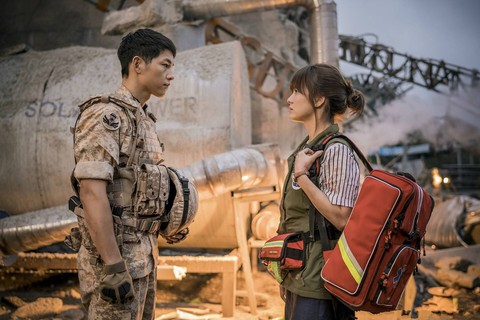 Song Joong Ki và Song Hye Kyo tan vỡ: hết duyên không nên cưỡng cầu?! - Ảnh 3. Song Joong Ki và Song Hye Kyo tan vỡ: hết duyên không nên cưỡng cầu?! - Ảnh 3.