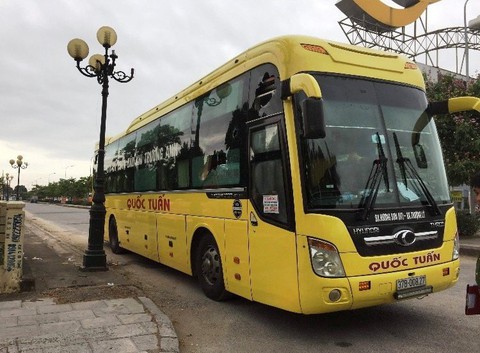 Nhà xe hục hặc nhà xe, sai côn đồ ném đá làm khách bị thương - Ảnh 2. Nhà xe hục hặc nhà xe, sai côn đồ ném đá làm khách bị thương - Ảnh 2.