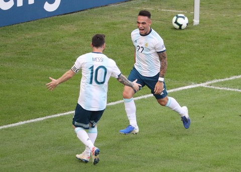 Argentina đối đầu với Brazil ở bán kết Copa America 2019 - Ảnh 1. Argentina đối đầu với Brazil ở bán kết Copa America 2019 - Ảnh 1.