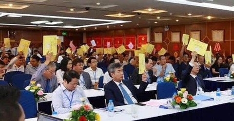 Cổ đông Vinaconex vùng lên trong đại hội cổ đông - Ảnh 1. Cổ đông Vinaconex vùng lên trong đại hội cổ đông - Ảnh 1.