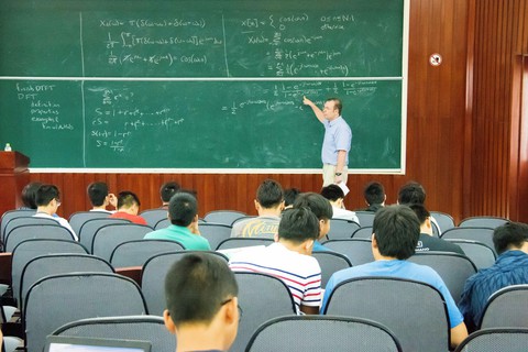 Học Chương trình Chất lượng cao có lợi thế gì? - Ảnh 1. Học Chương trình Chất lượng cao có lợi thế gì? - Ảnh 1.