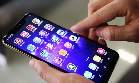 Triều Tiên ra mắt smartphone Pyongyang 2425 như iPhone - Ảnh 1. Triều Tiên ra mắt smartphone Pyongyang 2425 như iPhone - Ảnh 1.