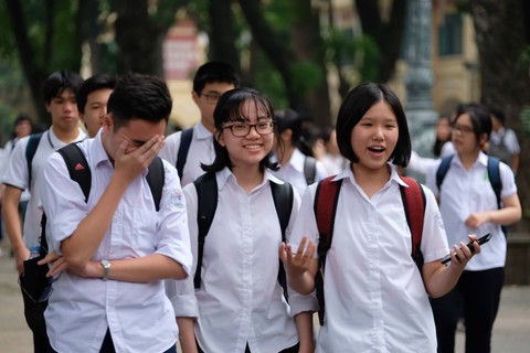 Đề lịch sử lớp 10 tại Hà Nội: có thể lấy điểm 9 - Ảnh 10. Đề lịch sử lớp 10 tại Hà Nội: có thể lấy điểm 9 - Ảnh 10.