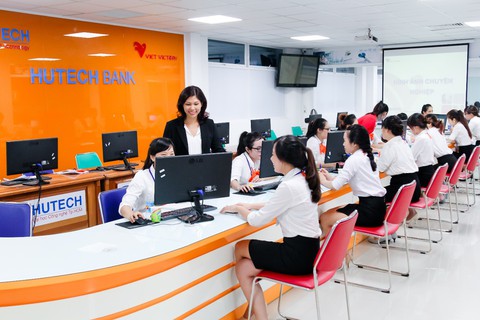 3 lợi thế của sinh viên khi chọn đại học - doanh nghiệp - Ảnh 1. 3 lợi thế của sinh viên khi chọn đại học - doanh nghiệp - Ảnh 1.