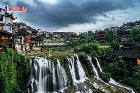 Ưu đãi đến 3 triệu đồng tour Phượng Hoàng Cổ Trấn - Ảnh 3. Ưu đãi đến 3 triệu đồng tour Phượng Hoàng Cổ Trấn - Ảnh 3.