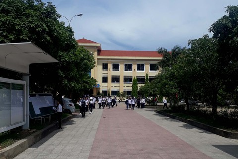 Giám thị ký nhầm, 24 thí sinh thi vào lớp 10 phải làm lại bài - Ảnh 1. Giám thị ký nhầm, 24 thí sinh thi vào lớp 10 phải làm lại bài - Ảnh 1.