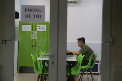Tuyển sinh lớp 10: hôm nay 3-6 thi toán, ngoại ngữ, lịch sử - Ảnh 2. Tuyển sinh lớp 10: hôm nay 3-6 thi toán, ngoại ngữ, lịch sử - Ảnh 2.