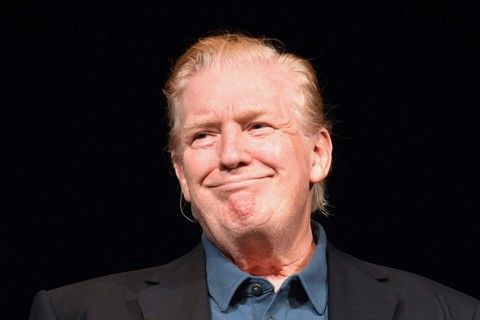 Chuyện gì đang xảy ra với mái tóc của ông Trump? - Ảnh 1. Chuyện gì đang xảy ra với mái tóc của ông Trump? - Ảnh 1.