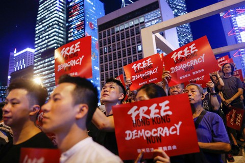 Người Hong Kong biểu tình dịp kỷ niệm trao trả cho Trung Quốc - Ảnh 2. Người Hong Kong biểu tình dịp kỷ niệm trao trả cho Trung Quốc - Ảnh 2.