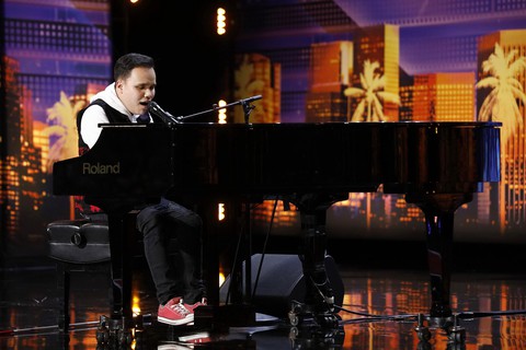 Anh bạn mù chinh phục America’s Got Talent - Ảnh 1. Anh bạn mù chinh phục America’s Got Talent - Ảnh 1.