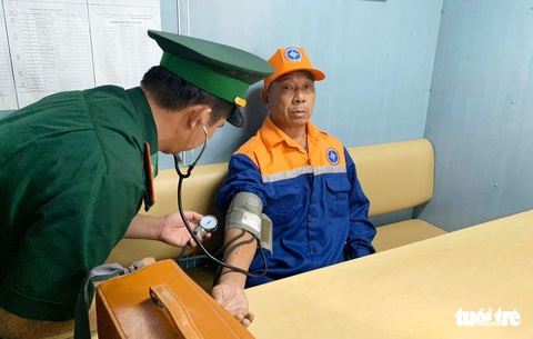 Chủ tàu hàng thừa nhận đâm trúng tàu cá, cam kết sẽ bồi thường - Ảnh 3. Chủ tàu hàng thừa nhận đâm trúng tàu cá, cam kết sẽ bồi thường - Ảnh 3.
