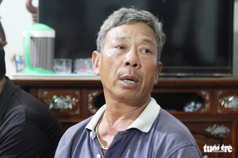 Quê nhà quặn lòng đón thi thể thuyền viên bị chìm tàu - Ảnh 8. Quê nhà quặn lòng đón thi thể thuyền viên bị chìm tàu - Ảnh 8.