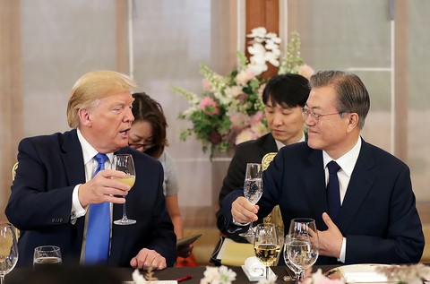 Chờ cú bắt tay Trump - Kim ở DMZ - Ảnh 1. Chờ cú bắt tay Trump - Kim ở DMZ - Ảnh 1.