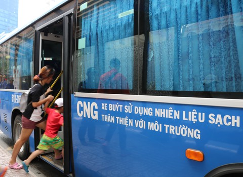 Độc quyền cấp nhiên liệu CNG, nguy cơ xe buýt rối loạn - Ảnh 1. Độc quyền cấp nhiên liệu CNG, nguy cơ xe buýt rối loạn - Ảnh 1.